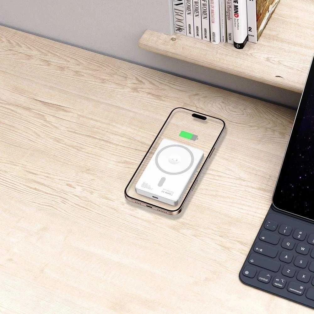 Nešiojamoji baterija „Tech-Protect PB33 LifeMag MagSafe 5000mAh“ – sidabro spalvos