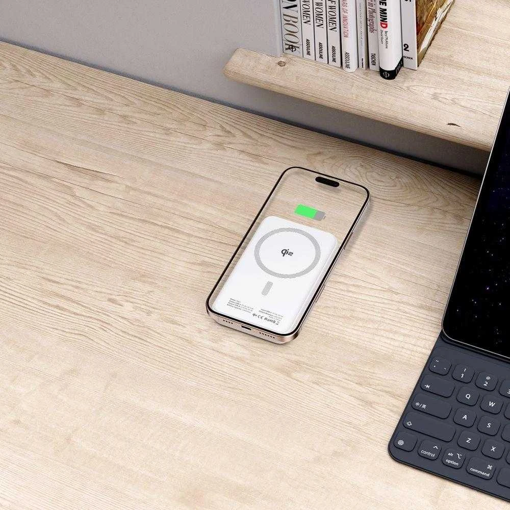 Išorinė baterija „Tech-Protect PB24 LifeMag QI2 MagSafe 10000 mAh“ – baltos spalvos