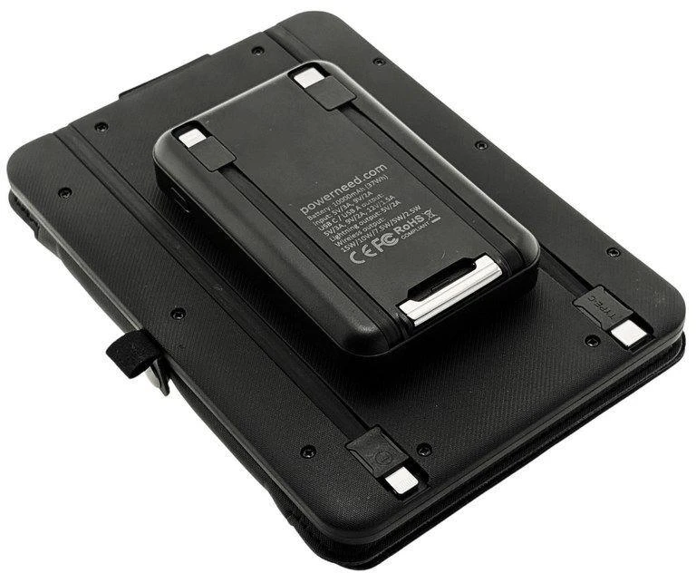 PowerNeed 10000mAh su nuimamu PV skydeliu
