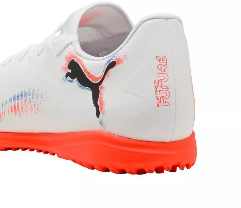 Puma Future 8 Play TT 108605 01 futbolo bateliai