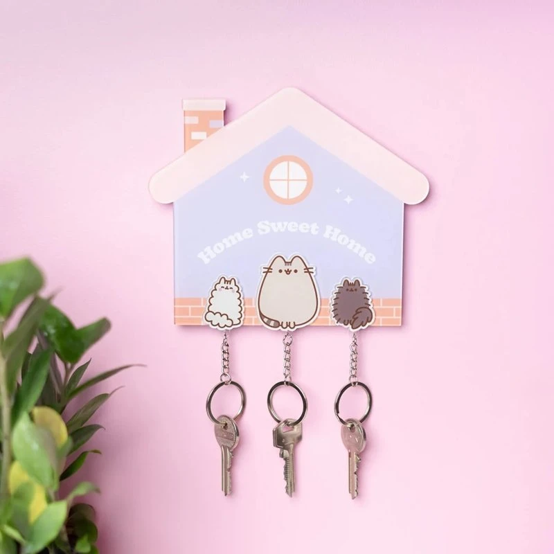 Pusheen magnetinė raktų kabykla su 3 pakabukais