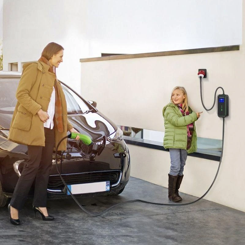 Nešiojamas elektromobilio įkroviklis Qoltec Mobile Charger for EV2in1 type2 | 7 kW | 230 V | CEE 32 A | LCD | 5 m
