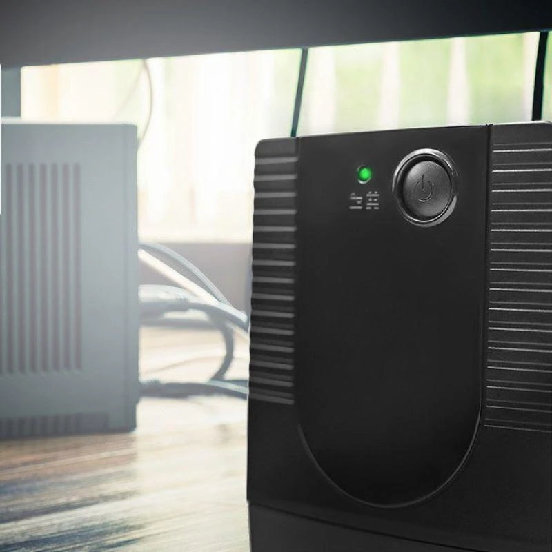 QOLTEC 53774 nepertraukiamo maitinimo linijos interaktyvus monolitas 1000VA 600W