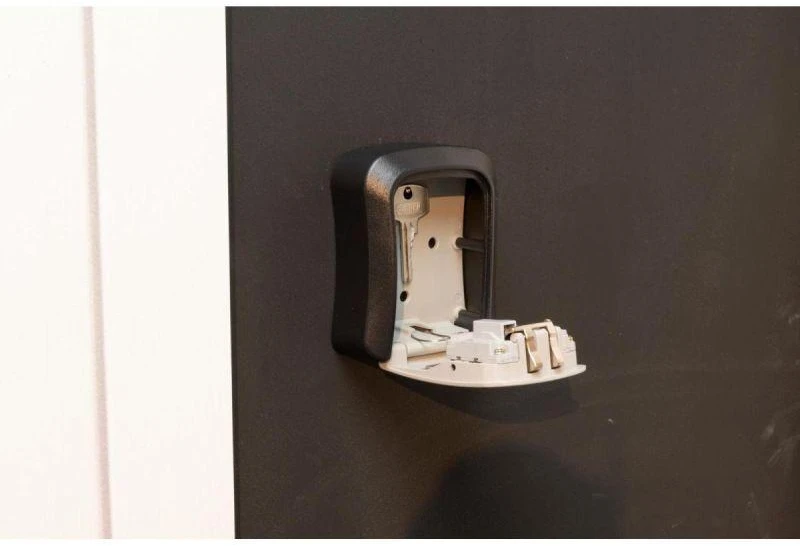 BLACK &amp; DECKER Juodas &amp; DECKER RAKINAMA RAKINĖ DĖŽUTĖ SU 4 SKAITMENŲ KODU Juodas + DECKER 239941
