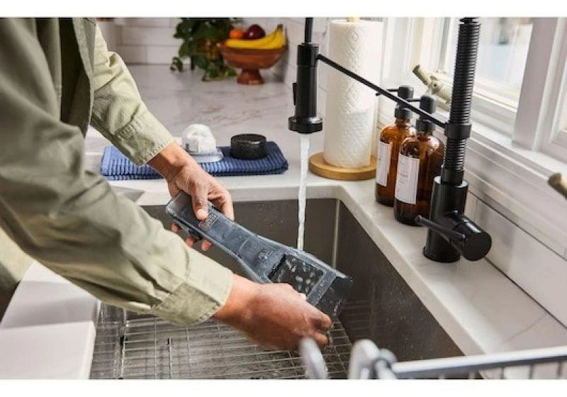 Dulkių siurblys Black & Decker Juodas & Decker Namų ir virtuvės prietaisai - Juodas+DECKER DVD320J-QW Nešiojamas siurblys 12V Ličio jonų 17 min veikimo laikas Juoda