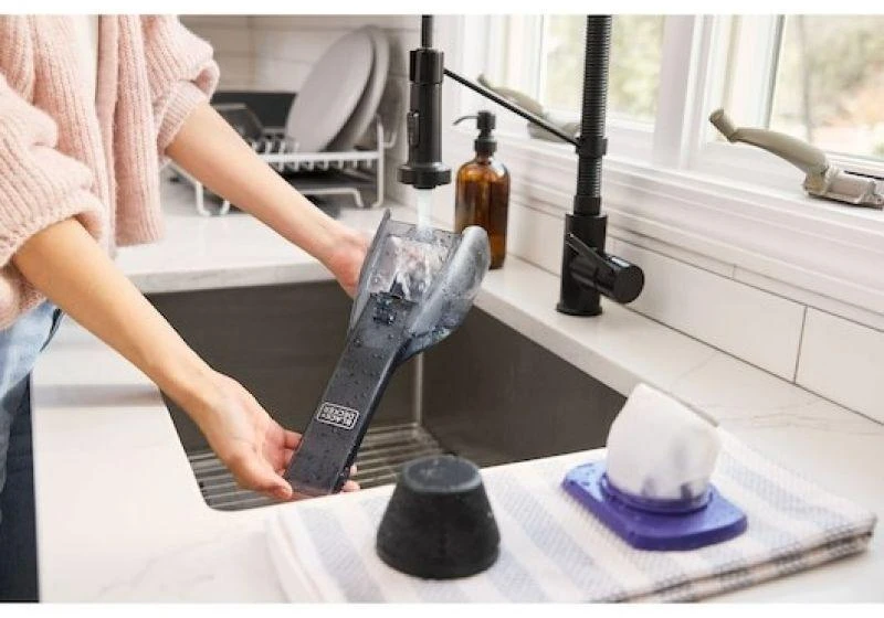 Black & Decker Juodas & Decker Nešiojamas Dulkių Siurblys - Juodas+DECKER DVD320BP 12V 2Ah Be Maišelio Juodas