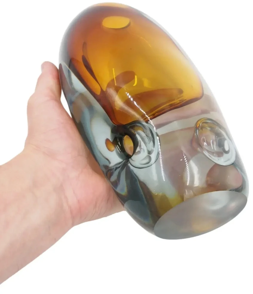 Rankšluostis Stiklo vaza „Forma Lumo“ 16×9×26.5 cm