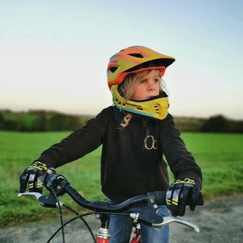 Rockbros TT-32SOYB-M vaikiškas dviračio šalmas su nuimamu smakro apsauga, dydis M – geltonos-oranžinės spalvos