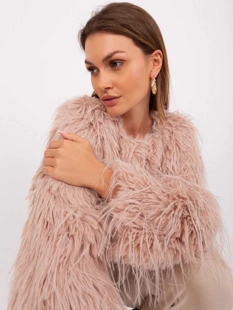 Rožinė striukė