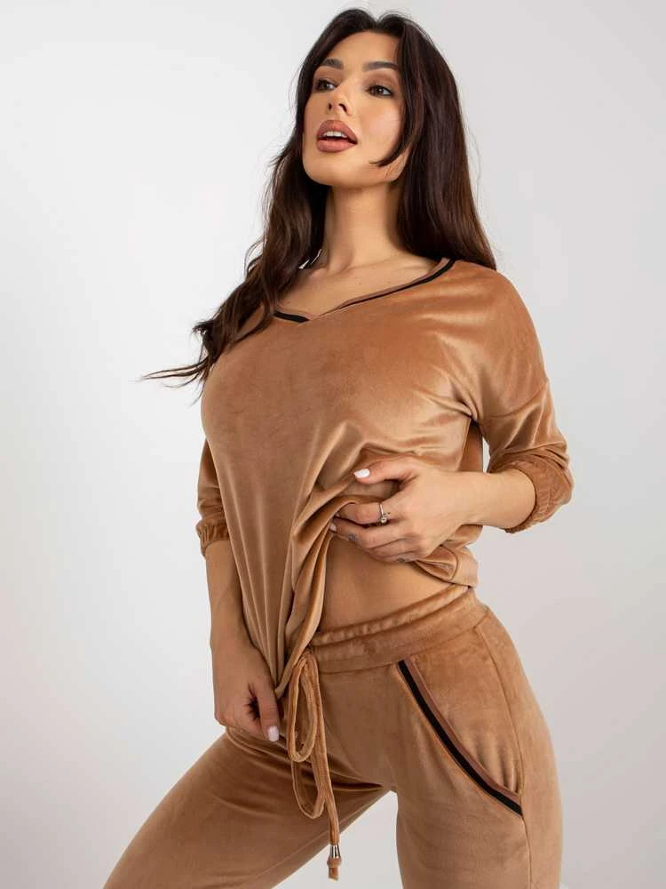 Rudos spalvos rinkinys