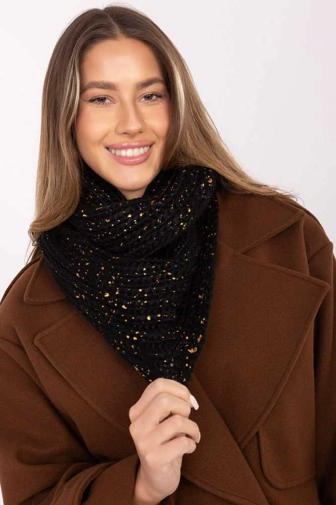Šalikas juodas megztas su blizgiais akcentais AT Collection
