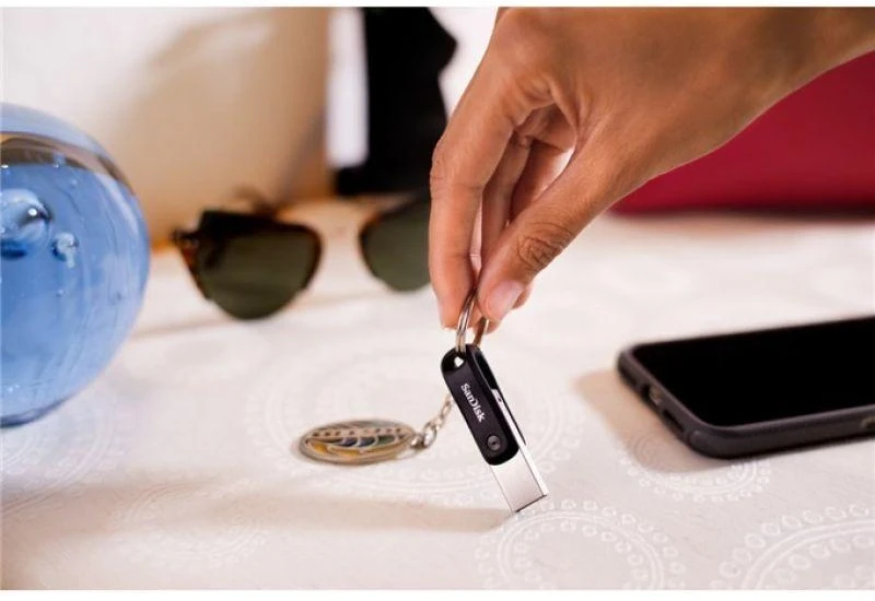 „SANDISK iXpand Flash Drive Go 256GB“ – USB3.0 + „Lightning“ – skirti „iPhone“ ir „iPad“