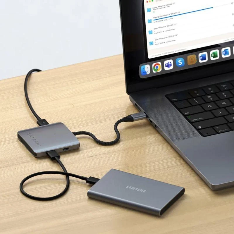 SATECHI 4 prievadų USB-C šakotuvas su PD