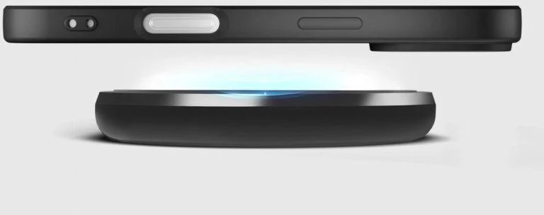 SBS Instinct dėklas iPhone 17 – juodas