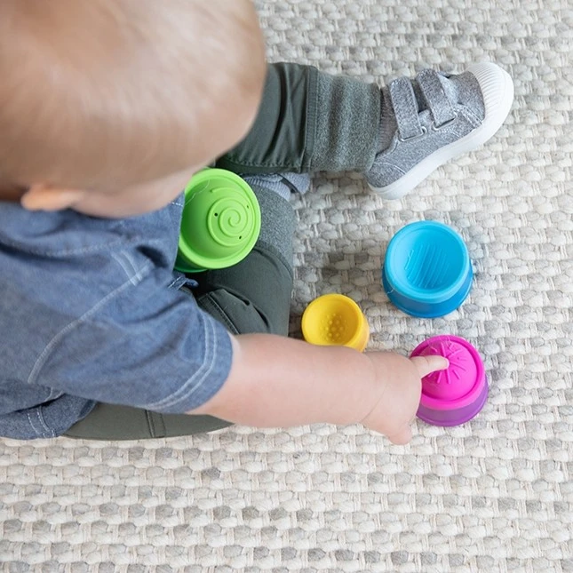 Fat Brain Toys Sensorinis žaislas ,,Dimpl Stack"