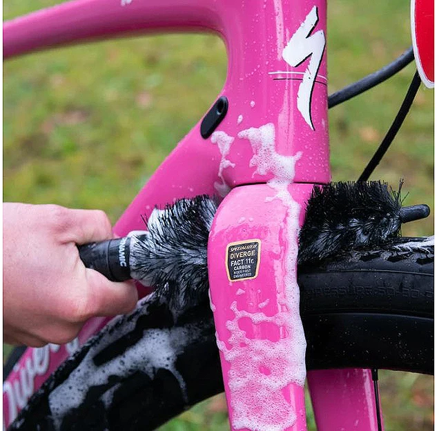 Dynamic Bike Care Kūgio formos dinaminis šepetys