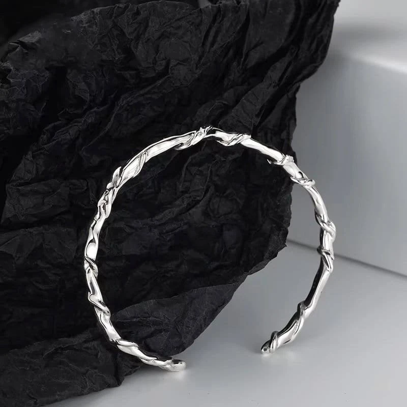 Sidabrinė apyrankė Wire