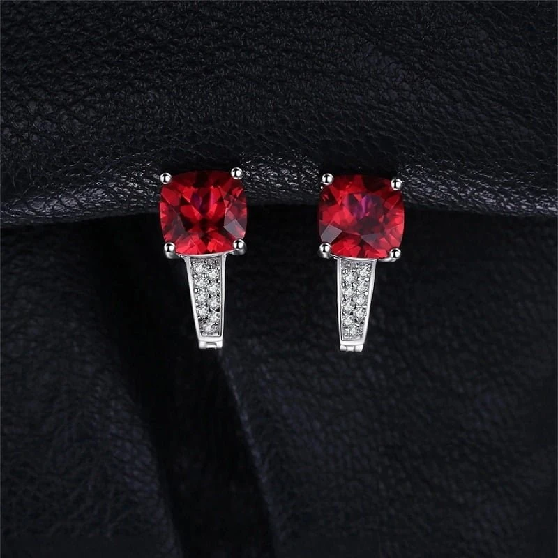 Sidabriniai auskarai Ruby