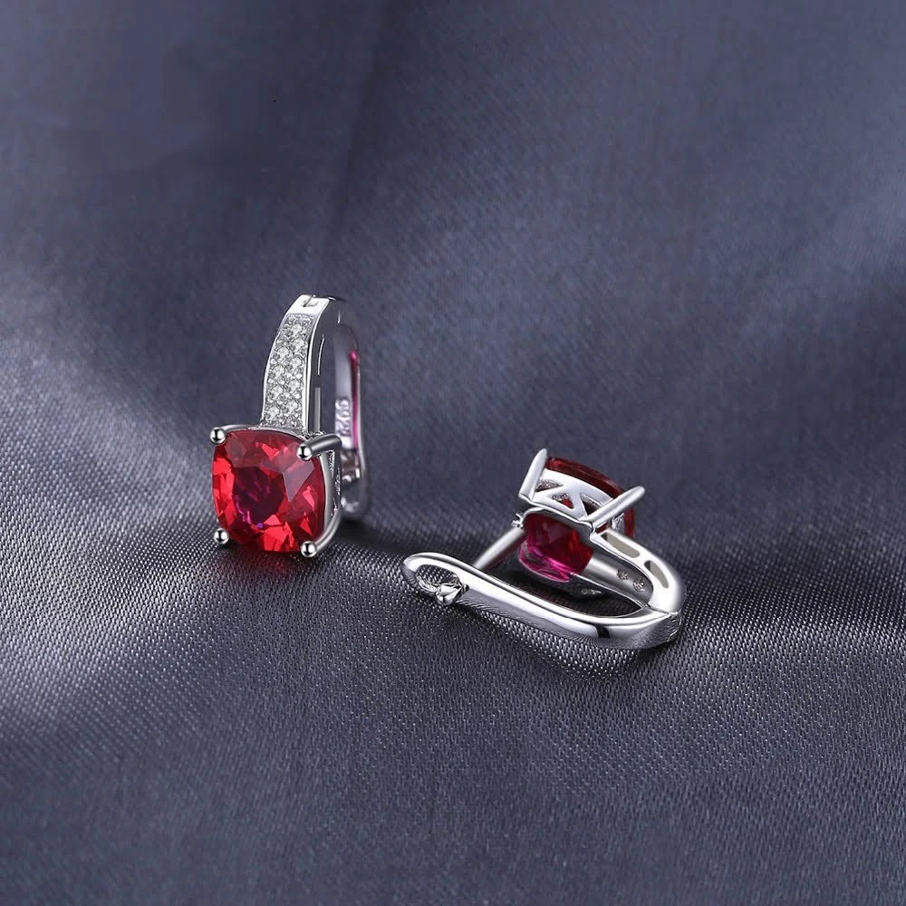 Sidabriniai auskarai Ruby