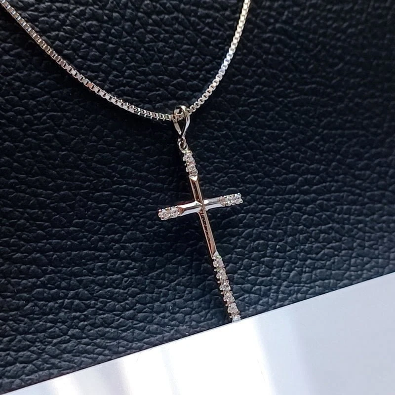 Sidabrinis pakabukas Cross