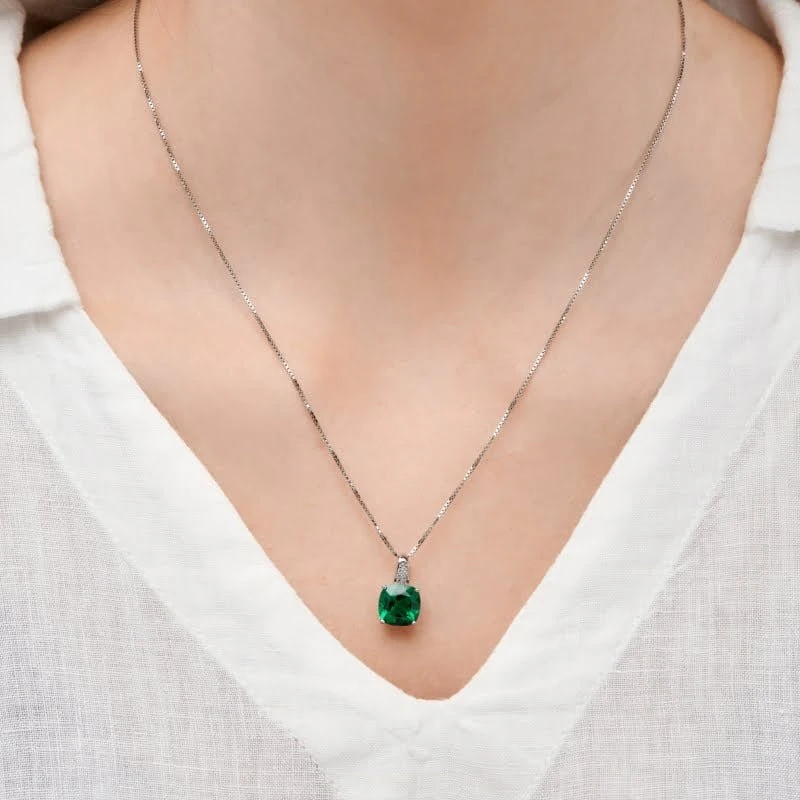 Sidabrinis pakabukas Emerald