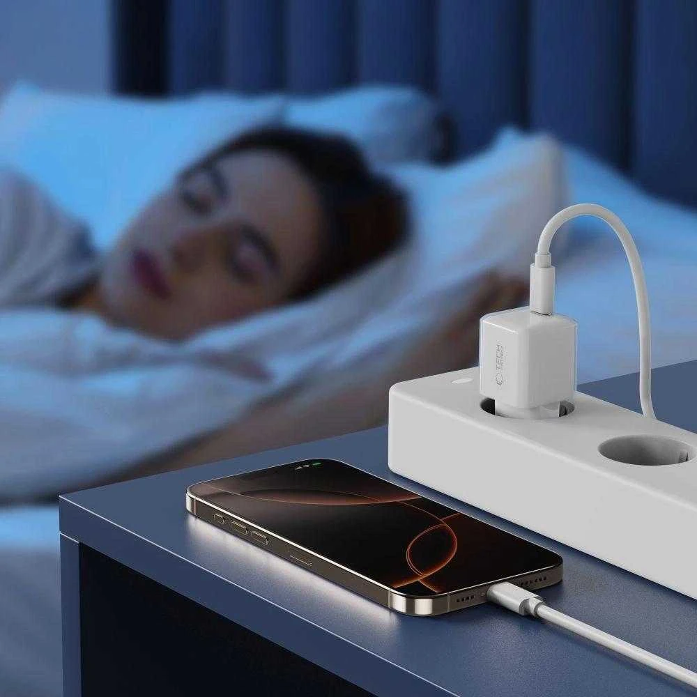 „Tech-Protect NCM25 USB-C PD 25W“ sieninis įkroviklis - Baltas