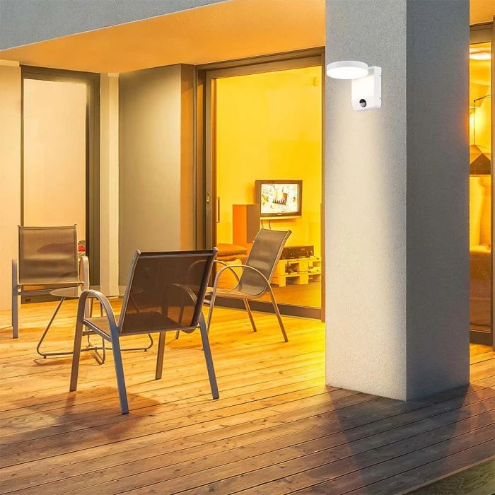 Sieninis šviestuvas V-tac 17W LED sieninis lauko šviestuvas, baltas, 4000K, IP65, su judesio davikliu