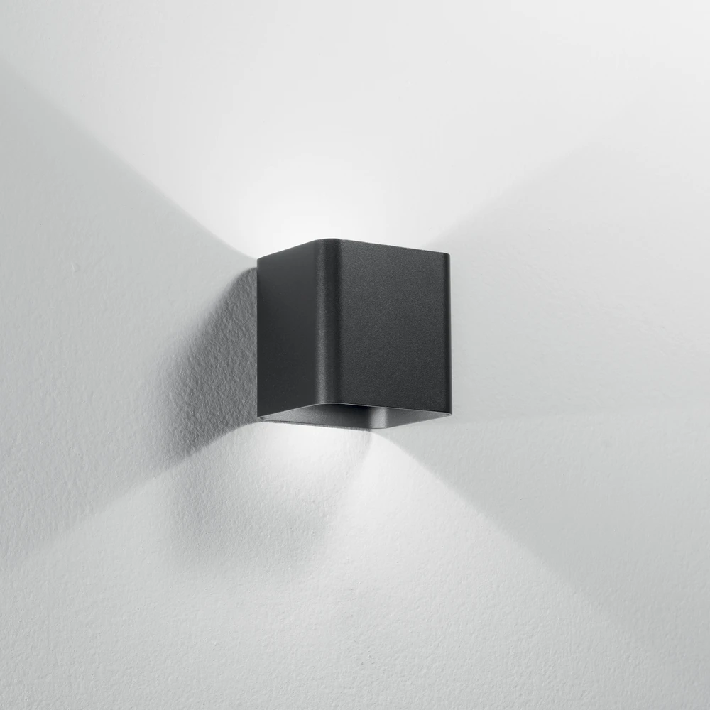 6W LED sieninis fasado šviestuvas BIOME, juodas, CCT, IP54, šviečia į viršų ir į apačią