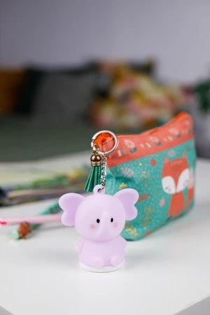 InnoGiO raktų pakabukas lemputė drambliukas GIOkeyring GIO-153
