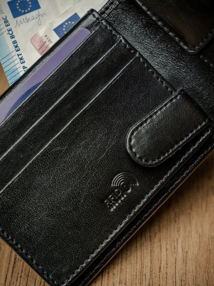 Skórzany portfel męski w wersji poziomej su membraną RFID Stop - Pierre Andreus