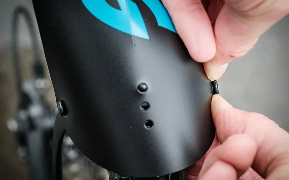 Skydelis galinis Ass Savers Win Wing 2 Gravel Bits ́N ́ Peaces 375 x 85 mm
