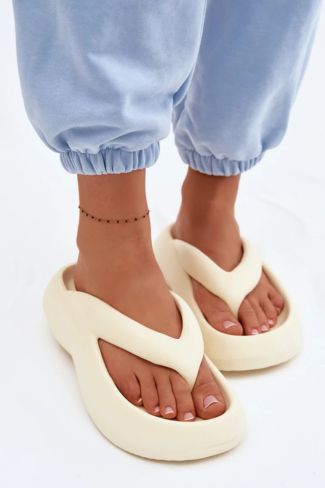 Šlepetės iš putplasčio smėlio spalvos Roux