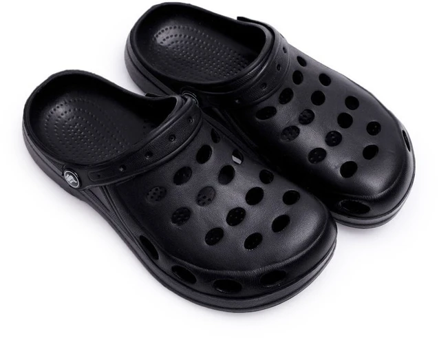 Šlepetės juodos ventiliuojamos su dirželiu Ideal Shoes