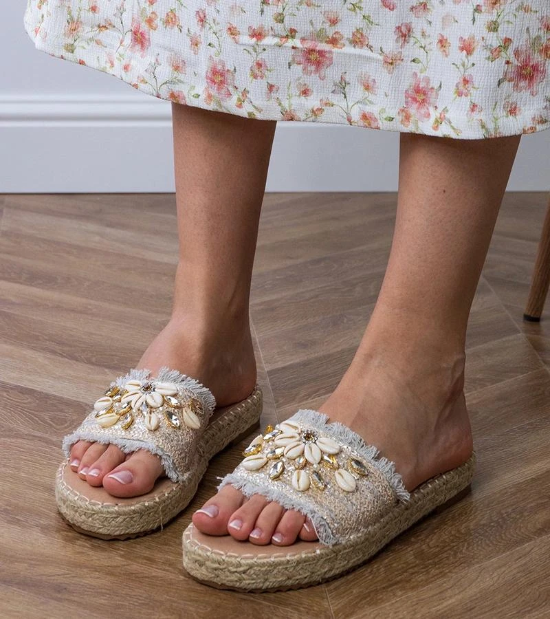 Šlepetės moterims sidabrinės pintos su kriauklelėmis espadrilės