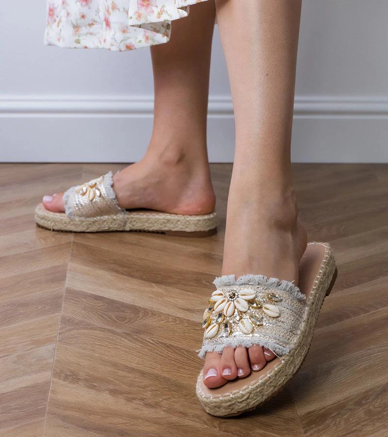 Šlepetės moterims sidabrinės pintos su kriauklelėmis espadrilės