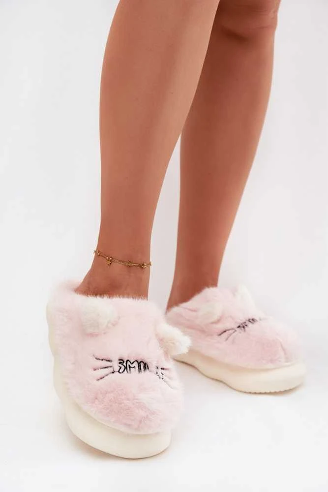 Šlepetės moteriškos Step in Style – patogumui ir jaukumui namuose.