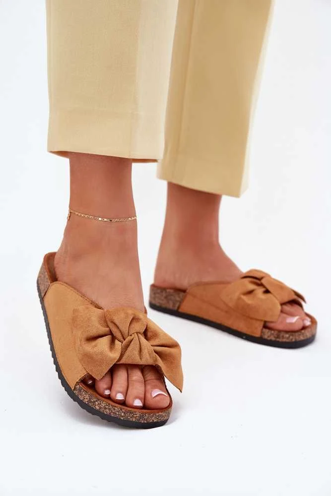 Šlepetės rudos su kaspinu ir kamštiniu padu Step in Style