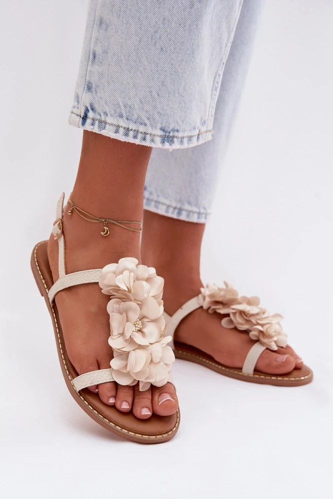 Smėlio spalvos basutės su gėlėmis Step in style