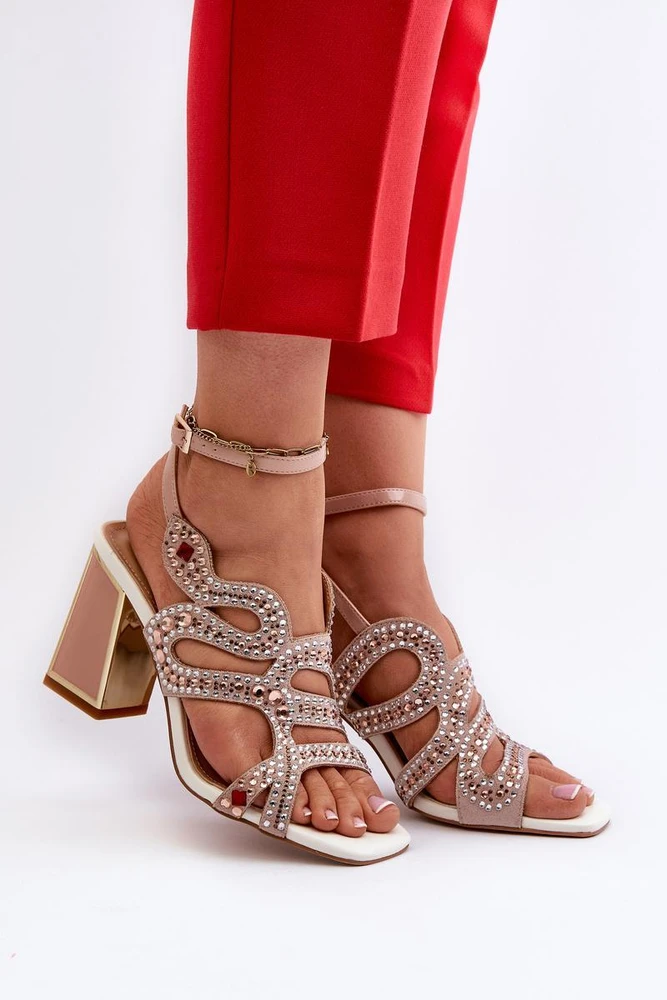 Smėlio spalvos basutės su kulnu Step in style