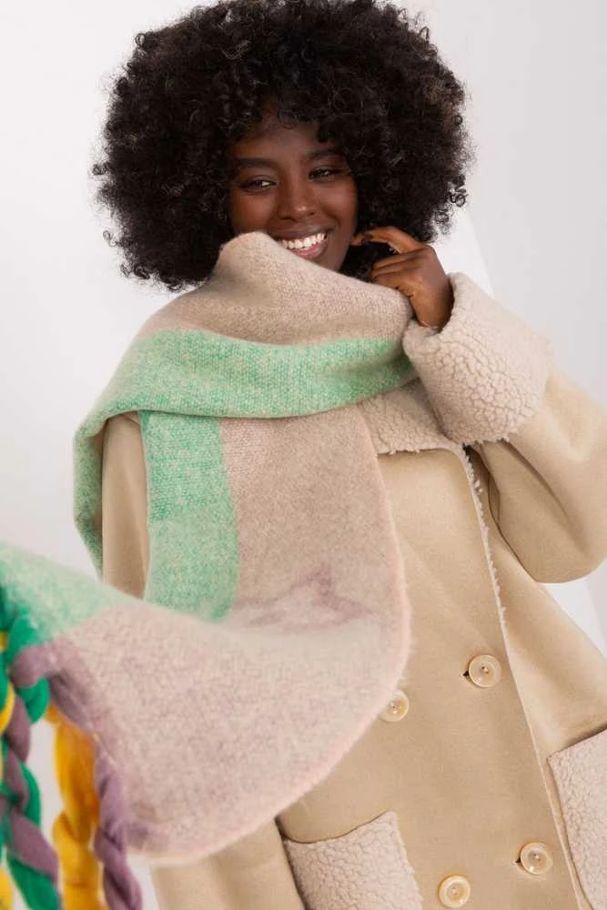 Smėlio spalvos šalikas