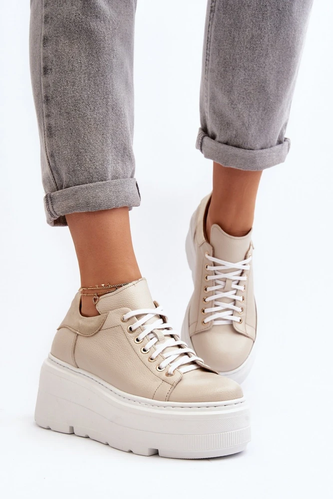 Smėlio spalvos sportbačiai su platforma Step in style