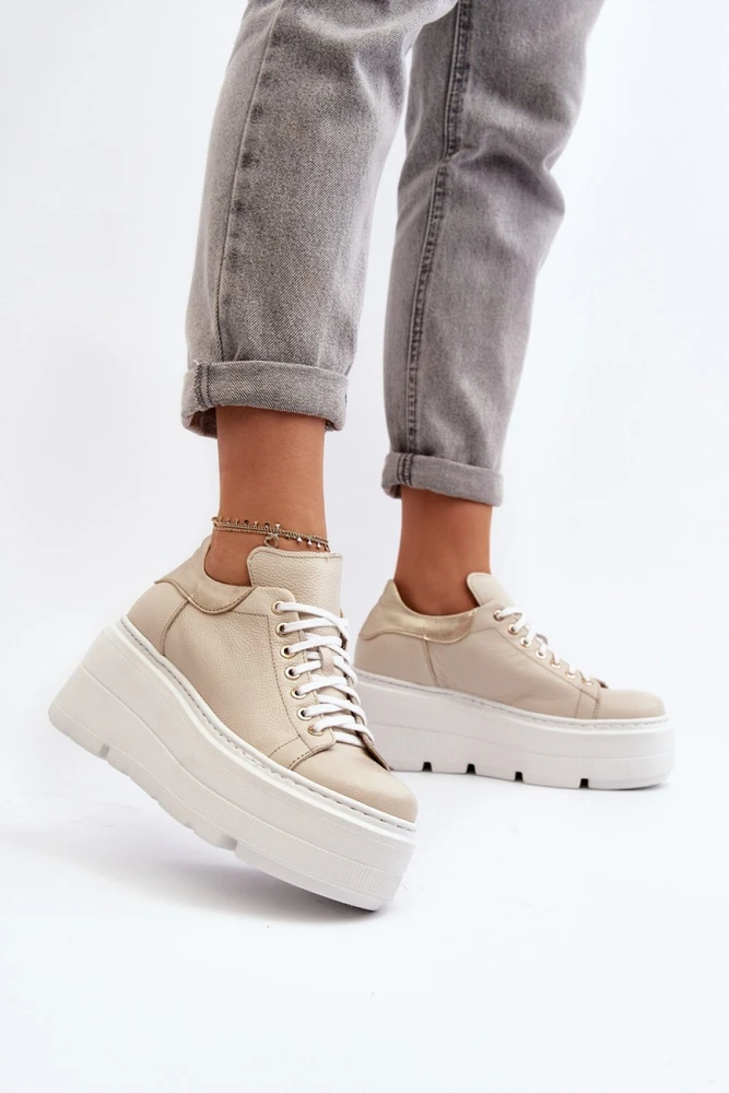 Smėlio spalvos sportbačiai su platforma Step in style