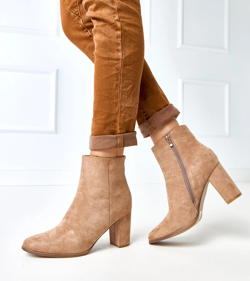 Smėlio spalvos Torricelli stiletto batai