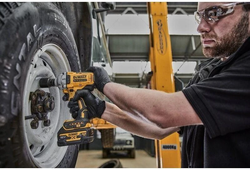 Akumuliatorinis smūginis veržliasukis DeWALT DCF891P2T 18V XR 1/2'' 2X5Ah TSTAK