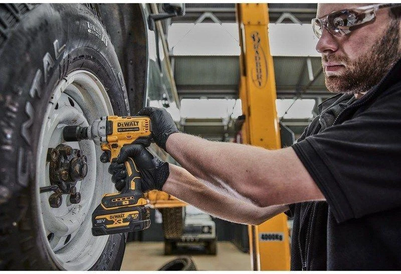 Dewalt smūginis veržliasukis DCF891NT-XJ 1/2", be akumuliatoriaus ir kroviklio