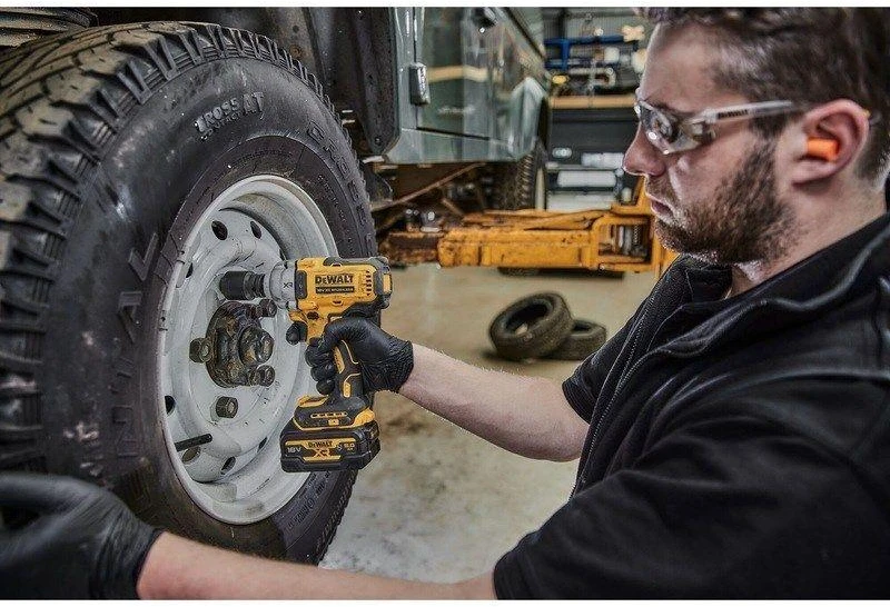 Dewalt smūginis veržliasukis DCF891NT-XJ 1/2", be akumuliatoriaus ir kroviklio
