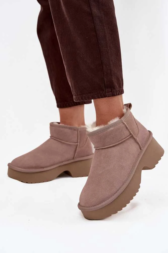 Snow boots