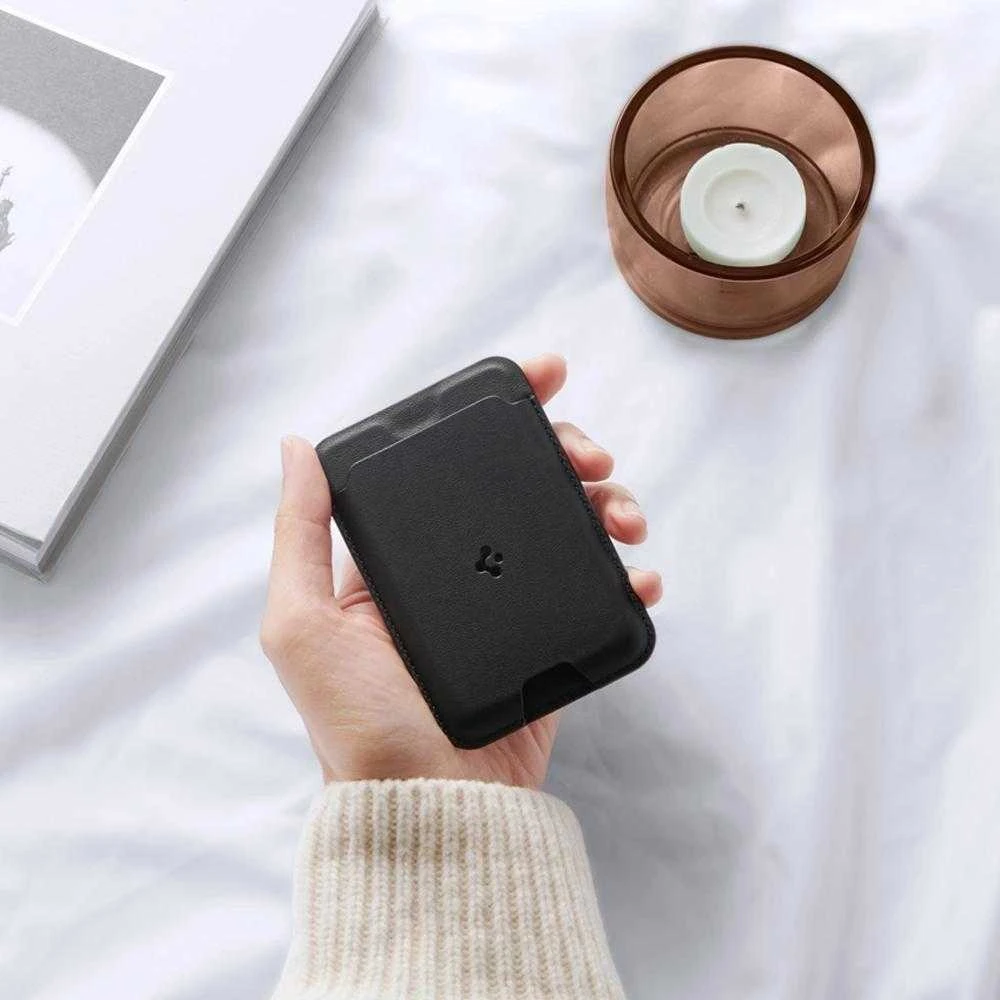 Dėklas Spigen VALENTINUS MAGSAFE UNIVERSAL MAGNETIC CARD HOLDER juodos spalvos