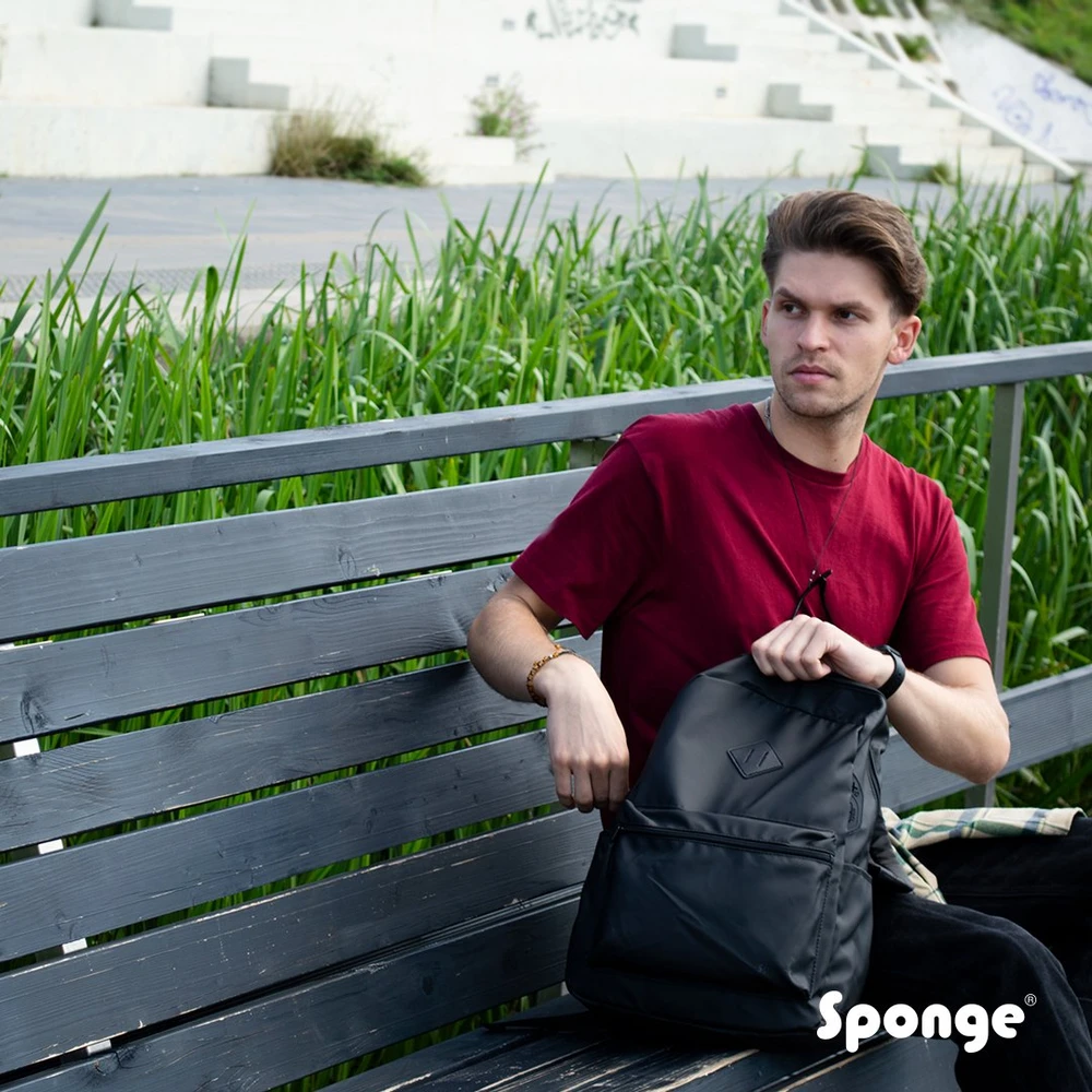 Sponge Street kuprinė, 15,4 juodos spalvos