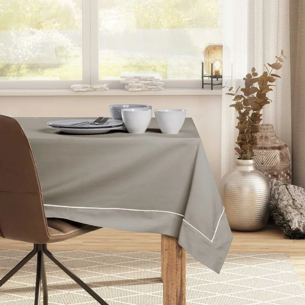 DecoKing Staltiesė 150×150 kapučino spalvos